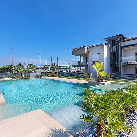 Apartamento Una Terrazza Sul Lago A2 Con Piscina By Wonderful Italy Peschiera del Garda Exterior foto